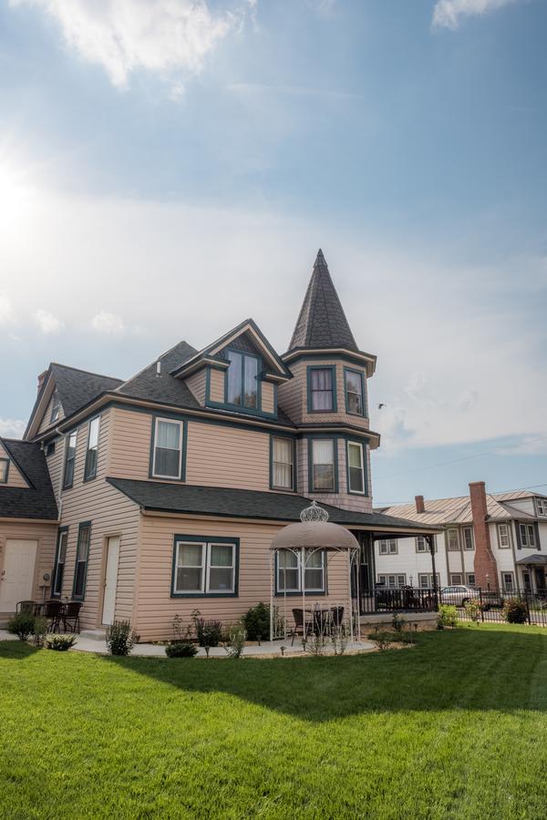 Dennison Street Inn, B & B Colonial Beach Exterior photo